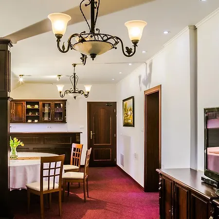 Pensjonat Familia 3*